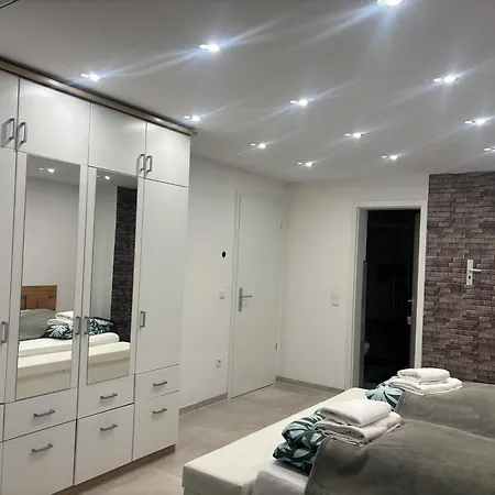 Lenti Düsseldorfer Apartment’s Privatunterkunft