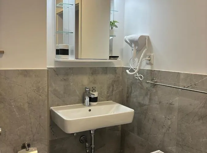 Lenti Duesseldorfer Apartment's *