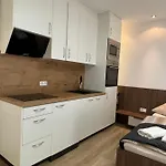 Lenti Duesseldorfer Apartment's Homestay szállás Düsseldorf