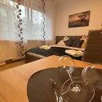 Lenti Duesseldorfer Apartment's