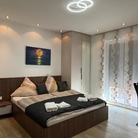 Lenti Duesseldorfer Apartment's *