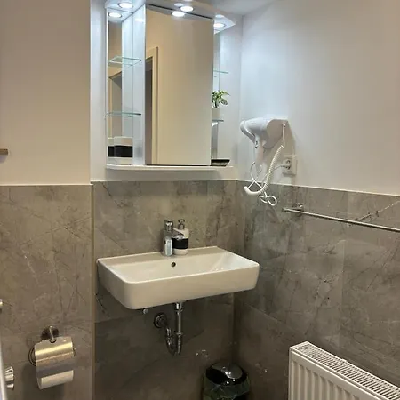 Lenti Duesseldorfer Apartment's *