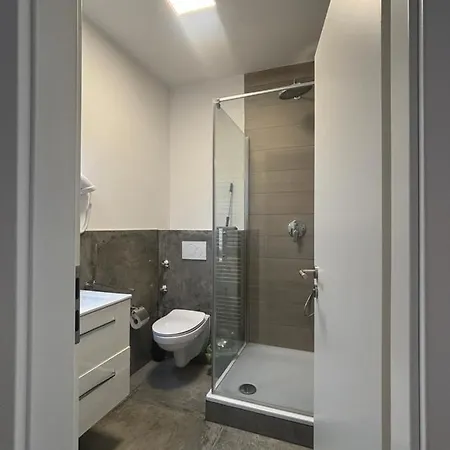 Lenti Duesseldorfer Apartment's *