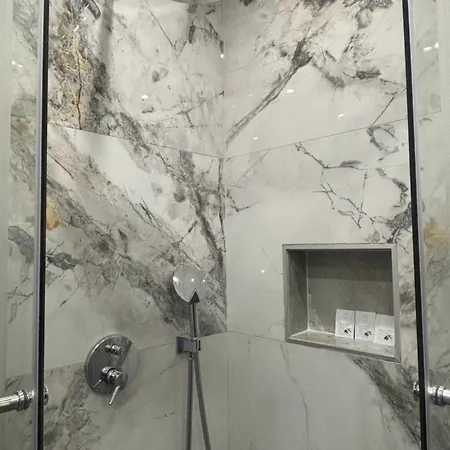 Lenti Duesseldorfer Apartment's