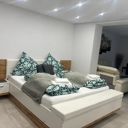 Lenti Duesseldorfer Apartment's *